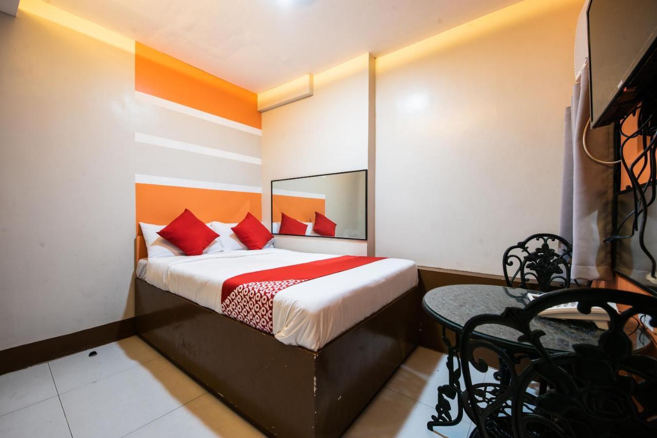 Oyo 475 Pearl Blossom Hotel Манила Экстерьер фото