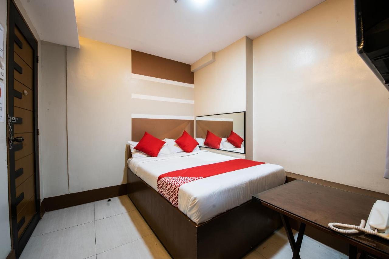 Oyo 475 Pearl Blossom Hotel Манила Экстерьер фото